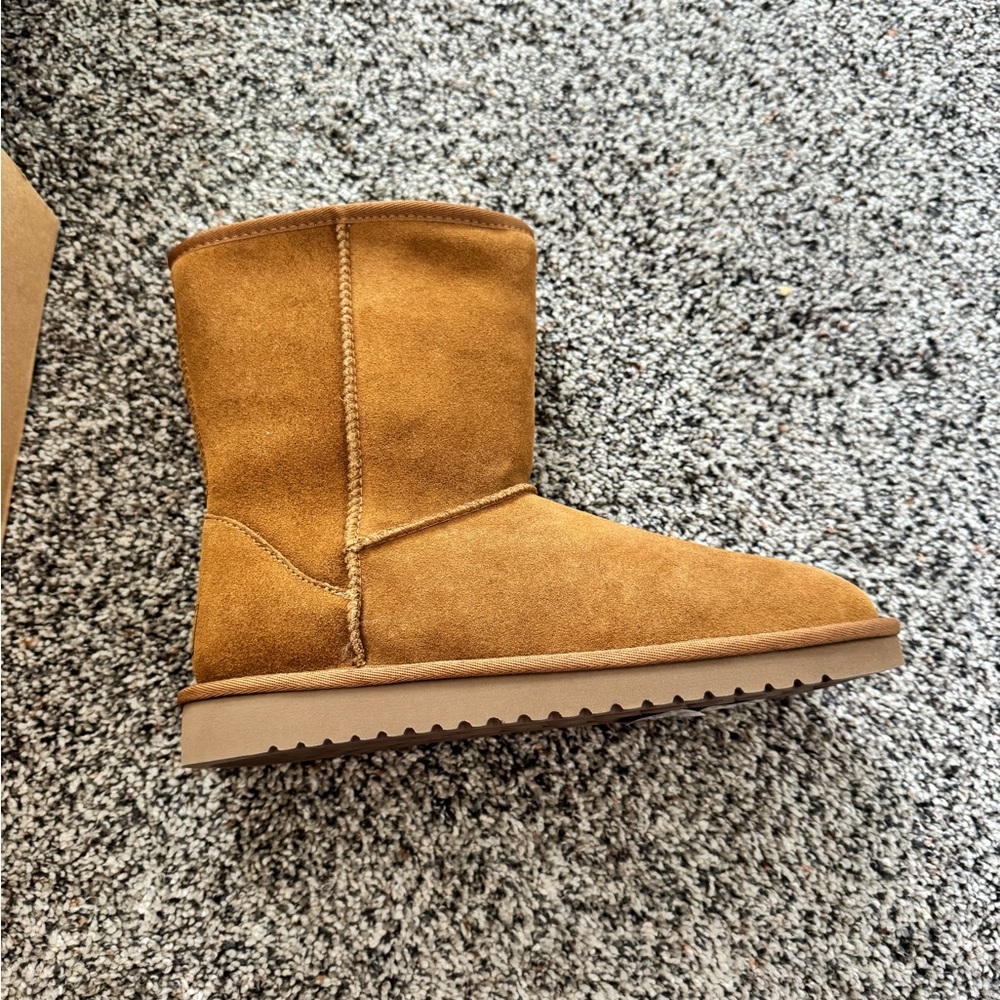 Koolaburra by UGG Brown Suede Boots
